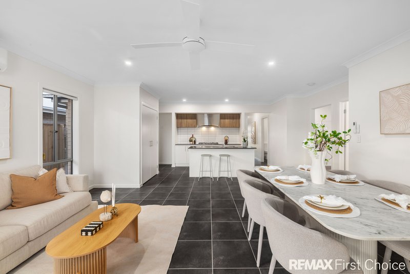 Photo - 14 Ferris Avenue, Park Ridge QLD 4125 - Image 7