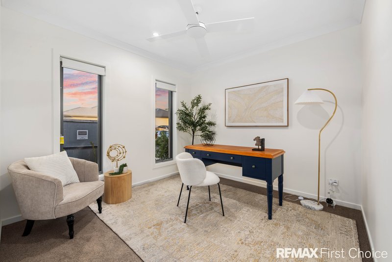 Photo - 14 Ferris Avenue, Park Ridge QLD 4125 - Image 8