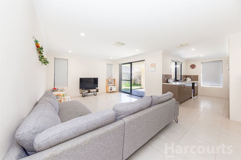 Photo - 1/4 Fifth Avenue, Mandurah WA 6210 - Image 2