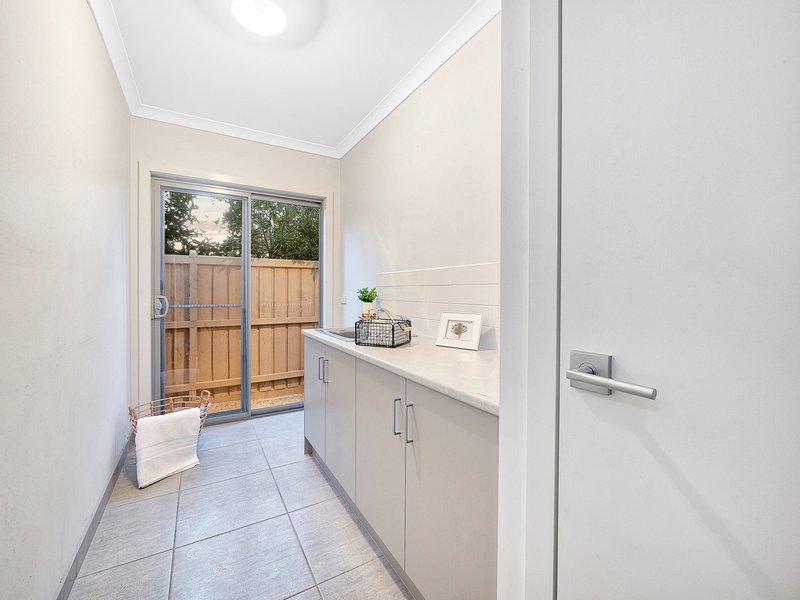 Photo - 14 Fintona Crescent, Cranbourne West VIC 3977 - Image 19