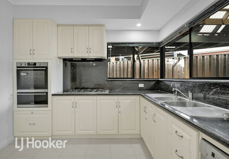 Photo - 14 Firmstone Circle, Landsdale WA 6065 - Image 3