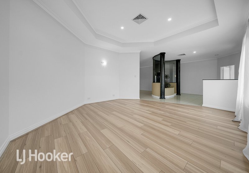 Photo - 14 Firmstone Circle, Landsdale WA 6065 - Image 6