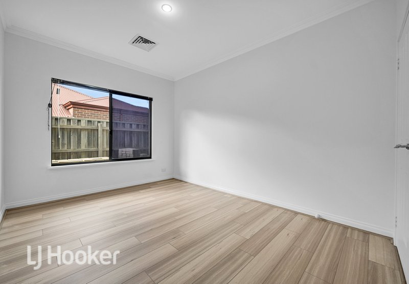 Photo - 14 Firmstone Circle, Landsdale WA 6065 - Image 10
