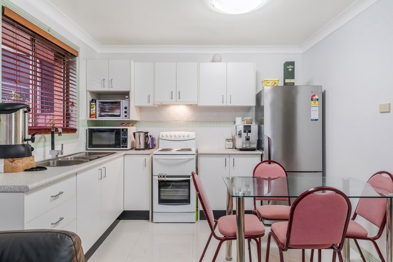 Photo - 14 First Avenue, Hoxton Park NSW 2171 - Image 16