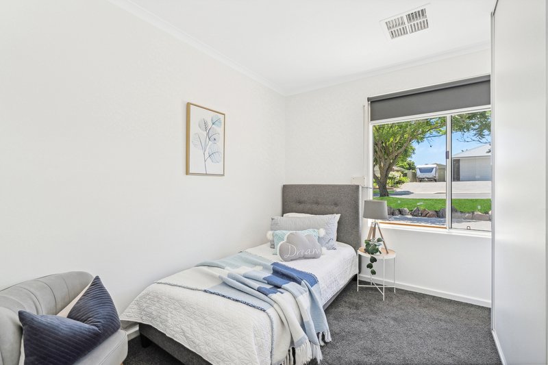 Photo - 14 Fisher Avenue, Trott Park SA 5158 - Image 12