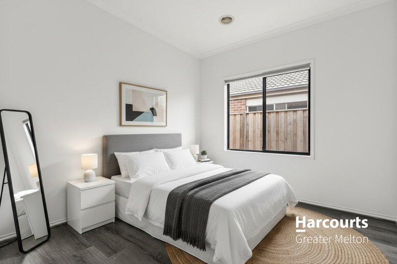 Photo - 14 Flatbush Avenue, Point Cook VIC 3030 - Image 8