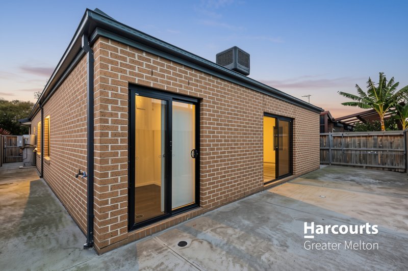 Photo - 14 Flatbush Avenue, Point Cook VIC 3030 - Image 9