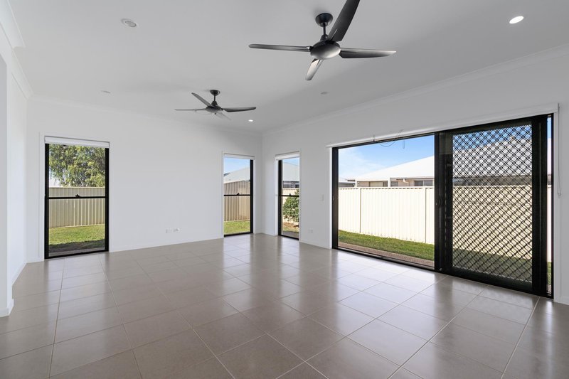 Photo - 14 Flemington Road, Emerald QLD 4720 - Image 11