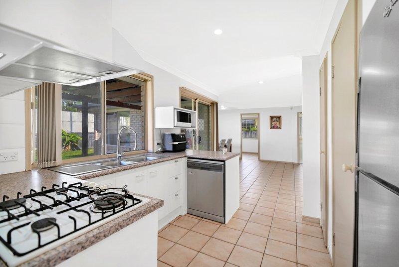 Photo - 14 Floyd Court, Parkwood QLD 4214 - Image 4