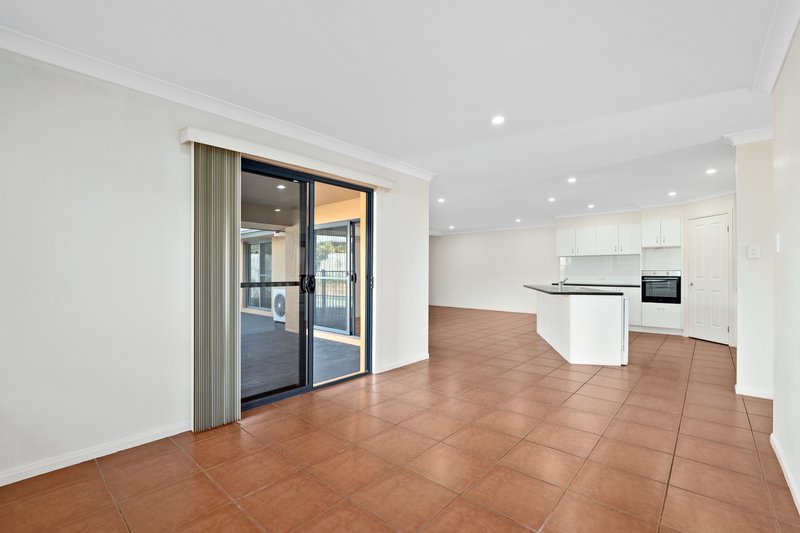 Photo - 14 Foote Street, Redland Bay QLD 4165 - Image 4