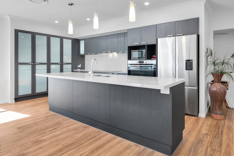 Photo - 14 Forrest Avenue, Molendinar QLD 4214 - Image 7