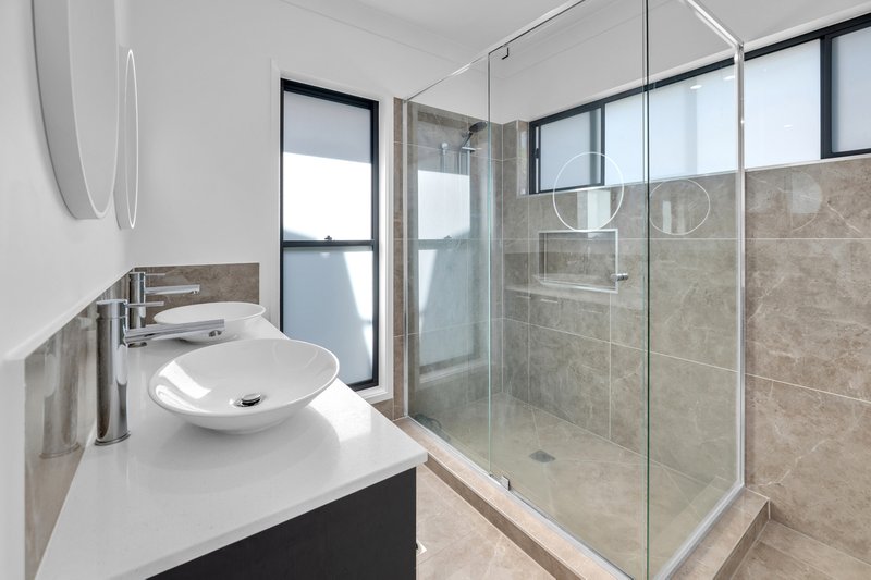 Photo - 14 Forrest Avenue, Molendinar QLD 4214 - Image 12