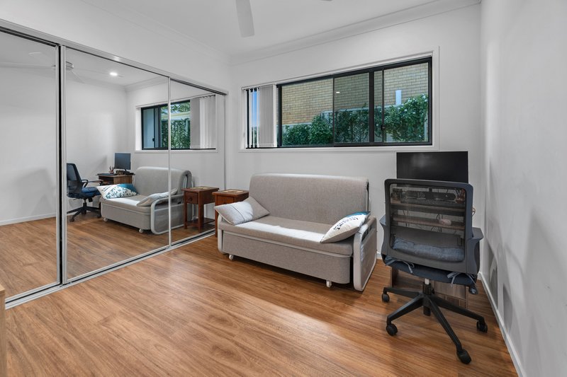 Photo - 14 Forrest Avenue, Molendinar QLD 4214 - Image 16