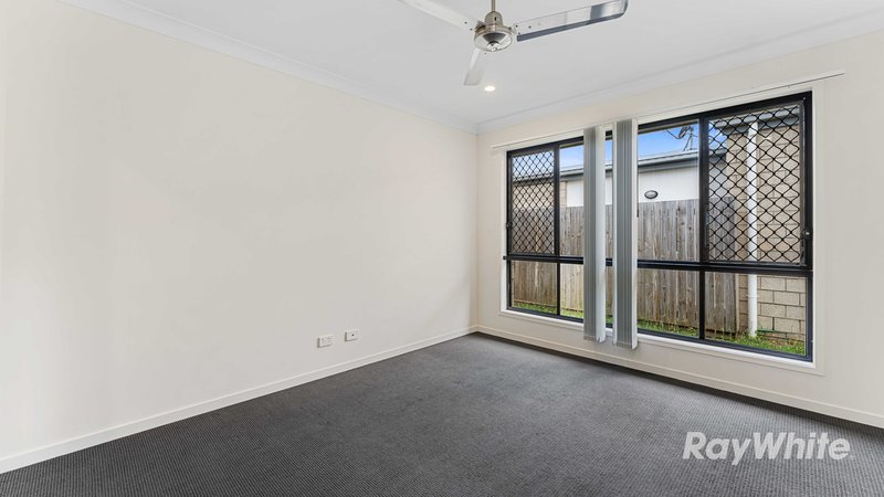 Photo - 14 Frederick Place, Park Ridge QLD 4125 - Image 9