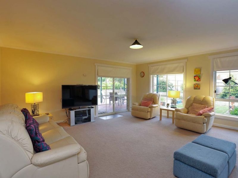 Photo - 14 Freestone Crescent, Wynyard TAS 7325 - Image 5