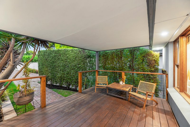 Photo - 14 French Court, Watsonia VIC 3087 - Image 2