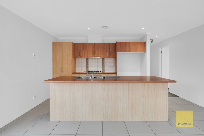 Photo - 14 Galeff Avenue, Truganina VIC 3029 - Image 5