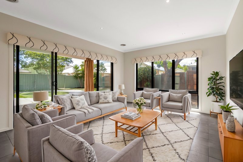 Photo - 14 Gardenia Way, Caroline Springs VIC 3023 - Image 5