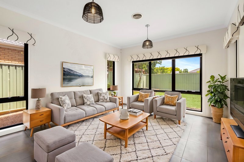 Photo - 14 Gardenia Way, Caroline Springs VIC 3023 - Image 7