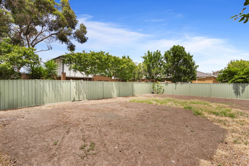 Photo - 14 Gardenia Way, Caroline Springs VIC 3023 - Image 17