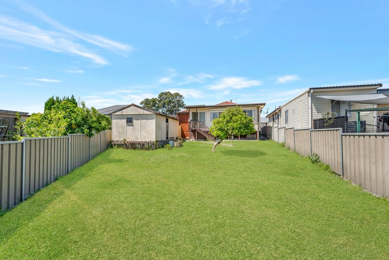 Photo - 14 Gardiner Crescent, Fairfield West NSW 2165 - Image 13