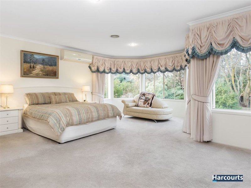 Photo - 14 Garland Rise, Rowville VIC 3178 - Image 7