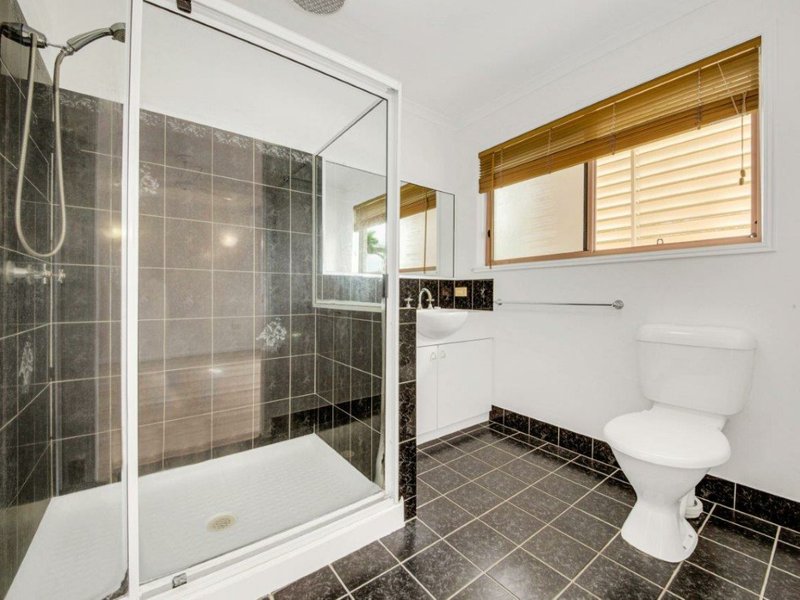 Photo - 14 Geoffrey Thomas Drive, Tannum Sands QLD 4680 - Image 8