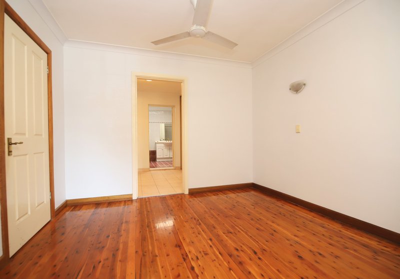 Photo - 14 Georges Crescent, Georges Hall NSW 2198 - Image 6