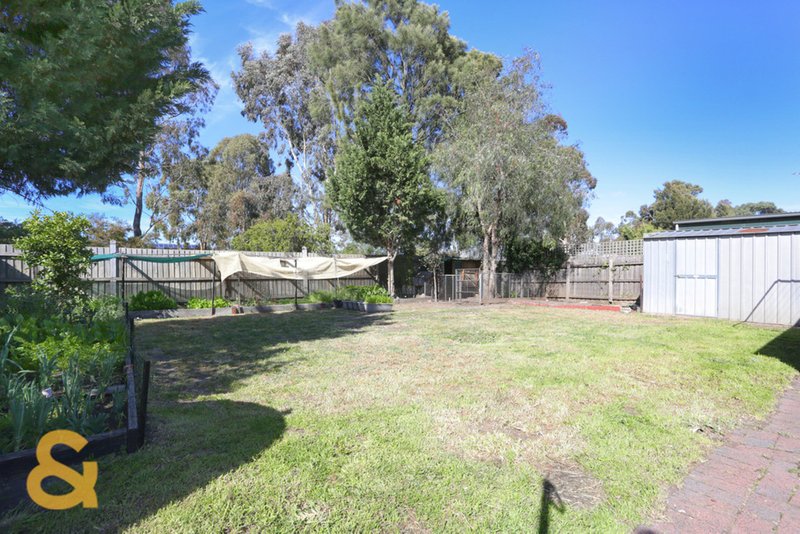 Photo - 14 Gibney Close, Roxburgh Park VIC 3064 - Image 10