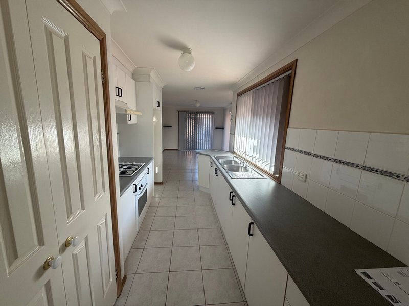 Photo - 1/4 Gibson Court, Altona Meadows VIC 3028 - Image 3