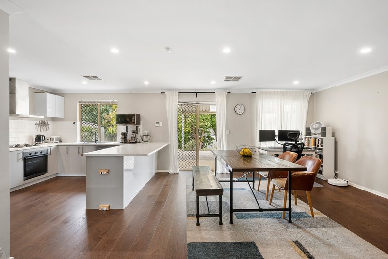 Photo - 14 Gilbertson Road, Kardinya WA 6163 - Image 10
