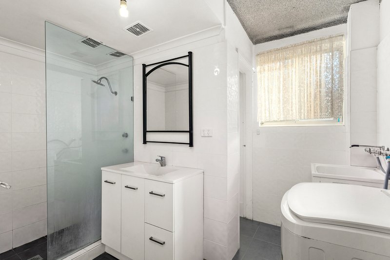 Photo - 1/4 Gipps Crescent, Barrack Heights NSW 2528 - Image 6