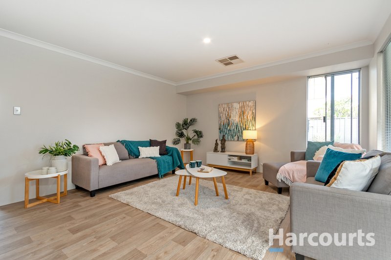 Photo - 14 Girramay Road, Banksia Grove WA 6031 - Image 16