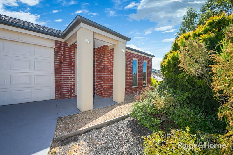 Photo - 14 Glastonbury Drive, Sunbury VIC 3429 - Image 2