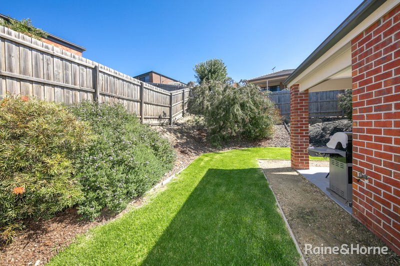 Photo - 14 Glastonbury Drive, Sunbury VIC 3429 - Image 11