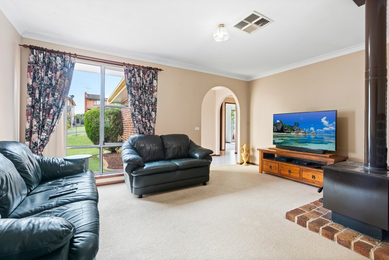 Photo - 14 Glen Osmond Crescent, Bossley Park NSW 2176 - Image 2