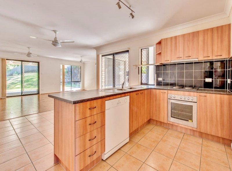 Photo - 14 Glencoe Court, Underwood QLD 4119 - Image 3