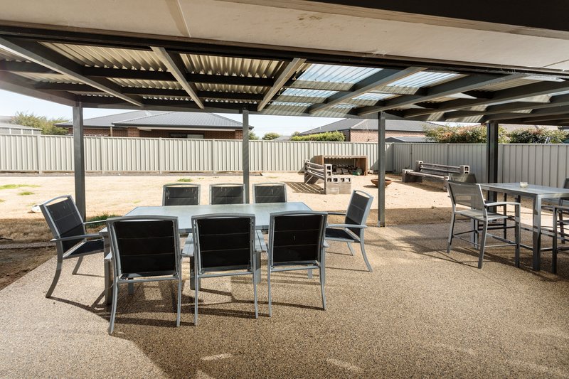 Photo - 14 Gleneagles Drive, Tatura VIC 3616 - Image 14