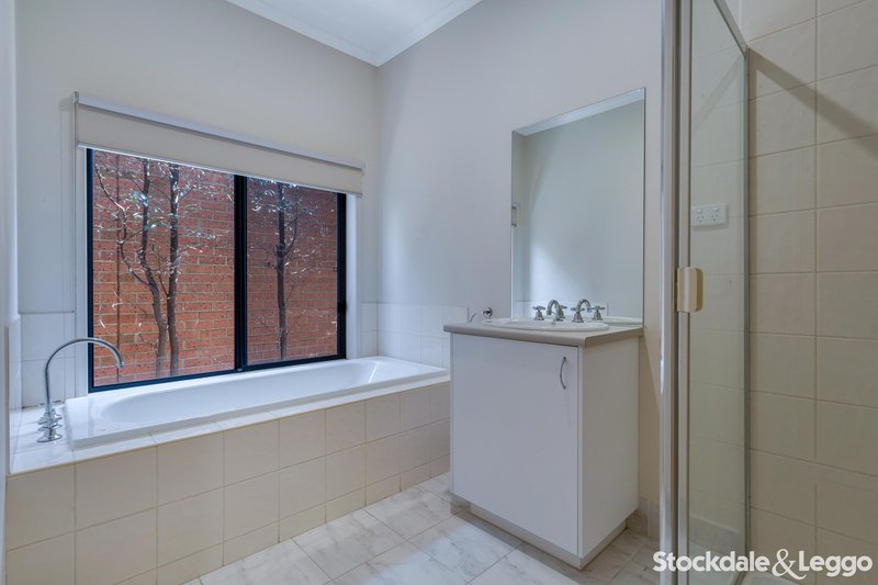 Photo - 14 Glengarry Place, Craigieburn VIC 3064 - Image 8