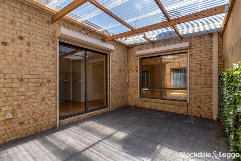 Photo - 14 Glengarry Place, Craigieburn VIC 3064 - Image 9