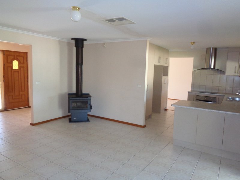 Photo - 14 Glover Road, Two Wells SA 5501 - Image 3