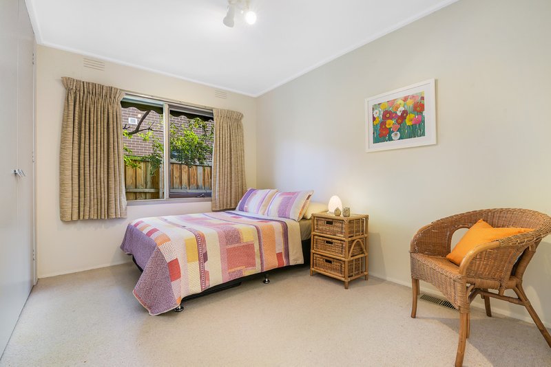 Photo - 14 Golden Grove, Glen Waverley VIC 3150 - Image 13