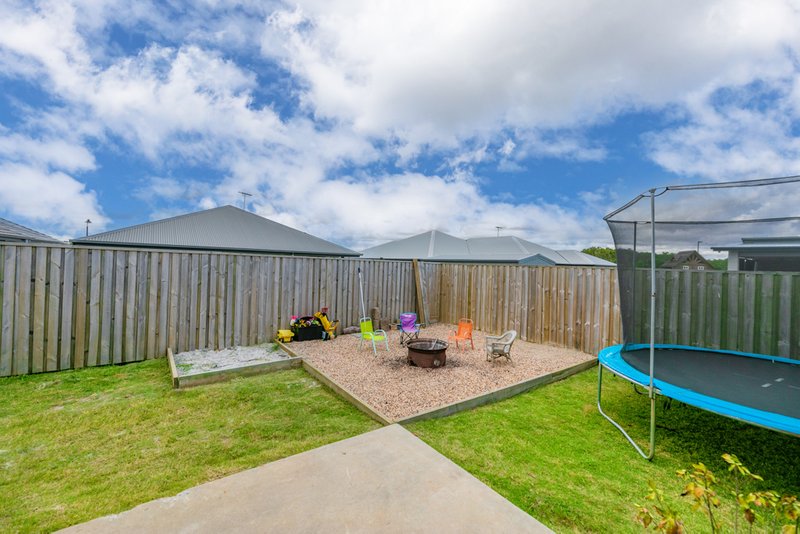 Photo - 14 Goldencrest Street, Caboolture QLD 4510 - Image 16