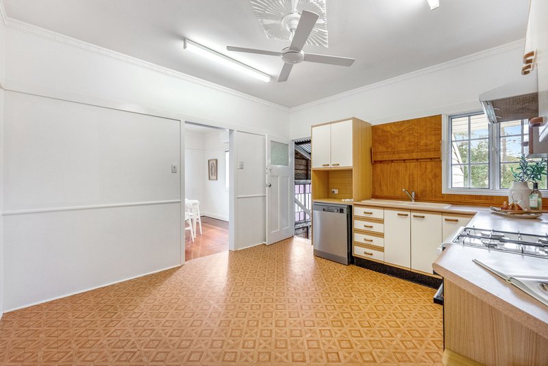 Photo - 14 Gorban Street, Holland Park QLD 4121 - Image 12