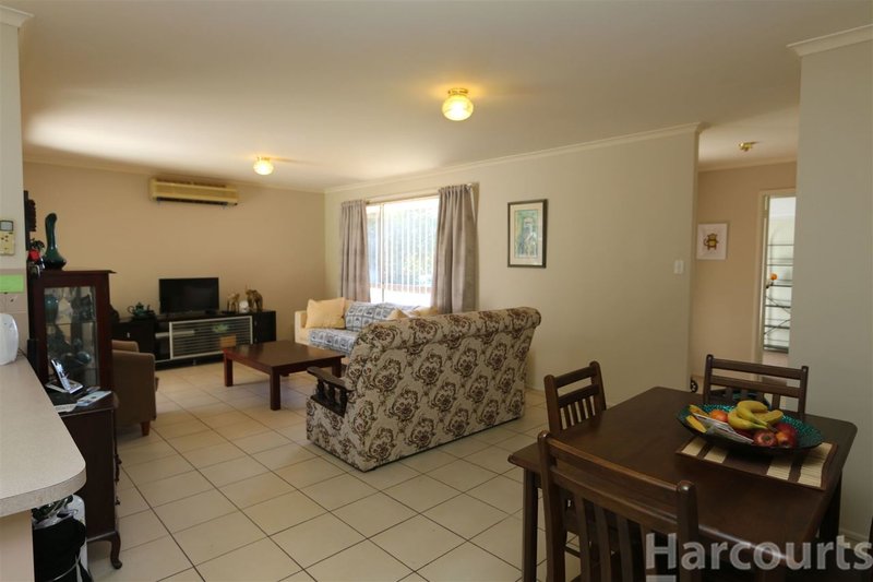 Photo - 14 Gordon Cres , Sandstone Point QLD 4511 - Image 11