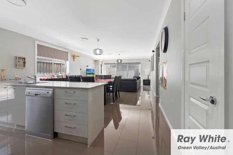 Photo - 14 Gorgon Avenue, Elizabeth Hills NSW 2171 - Image 6