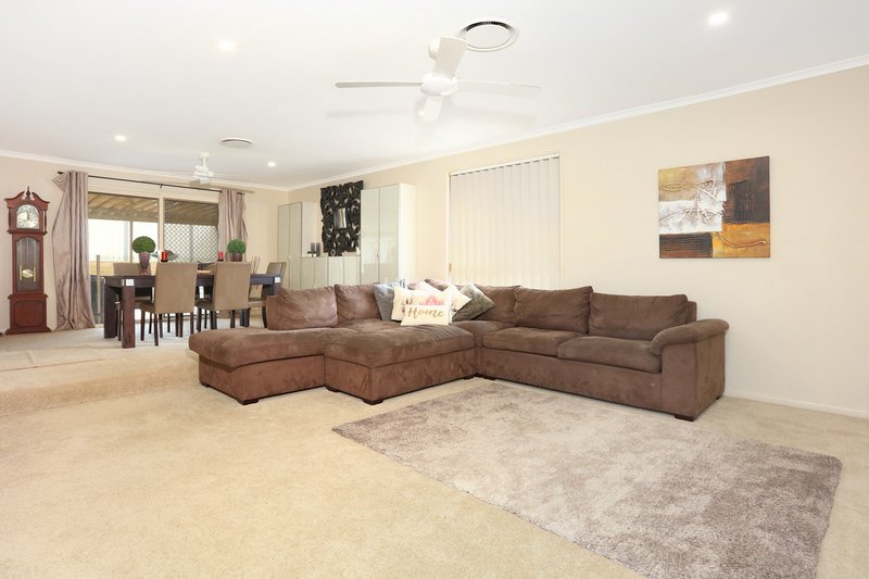 Photo - 14 Gosford Court, Helensvale QLD 4212 - Image 6