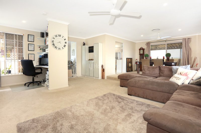 Photo - 14 Gosford Court, Helensvale QLD 4212 - Image 8