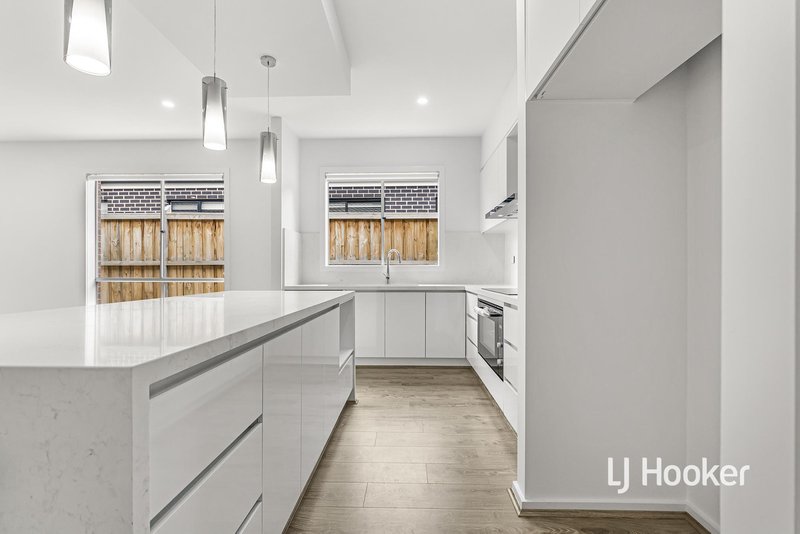 Photo - 14 Goshawk Road, Sunbury VIC 3429 - Image 5