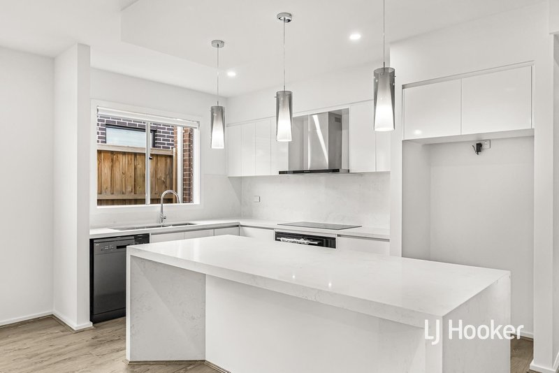 Photo - 14 Goshawk Road, Sunbury VIC 3429 - Image 6